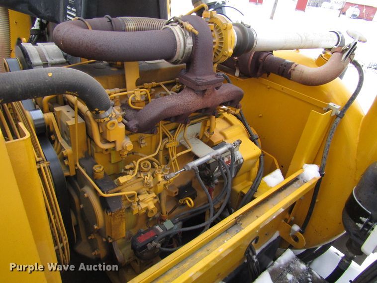 image for item DH8322 2000 International 2554 hydra vacuum truck