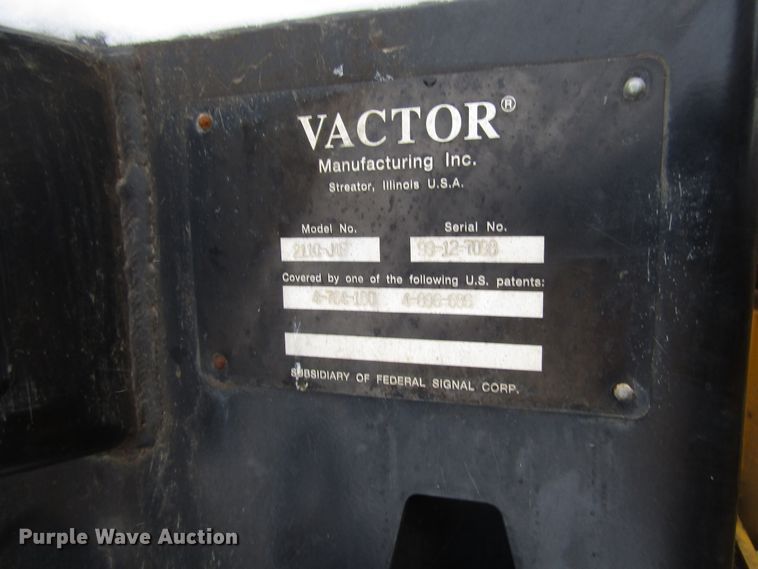 image for item DH8322 2000 International 2554 hydra vacuum truck