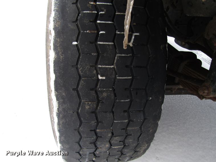 image for item DH8322 2000 International 2554 hydra vacuum truck