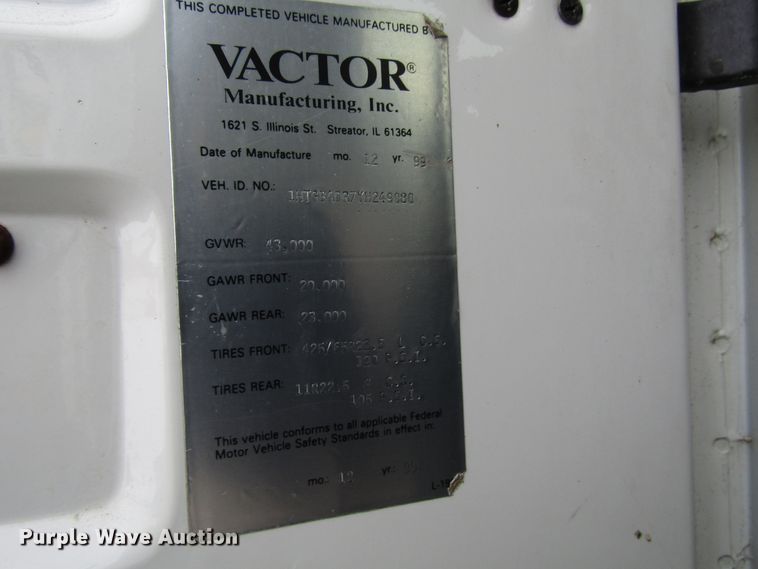 image for item DH8322 2000 International 2554 hydra vacuum truck