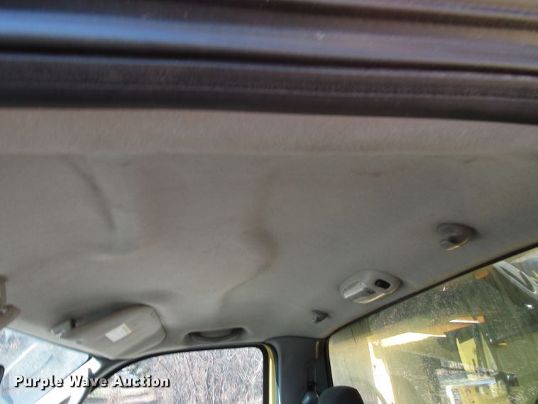 image for item DH8324 2003 Ford F550 Super Duty scissor lift truck