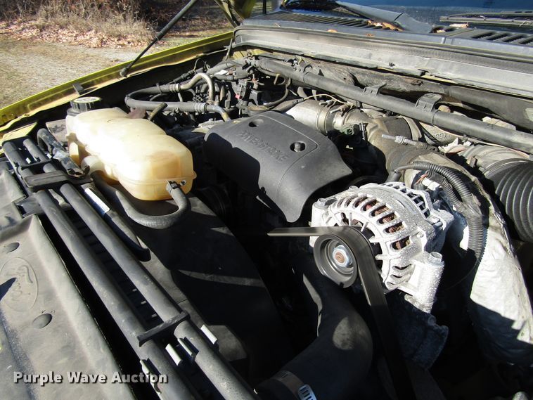 image for item DH8324 2003 Ford F550 Super Duty scissor lift truck