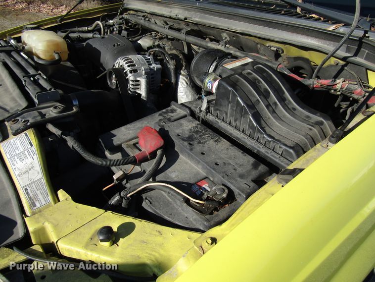 image for item DH8324 2003 Ford F550 Super Duty scissor lift truck