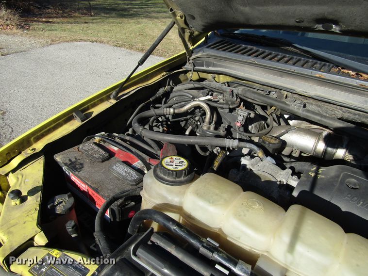 image for item DH8324 2003 Ford F550 Super Duty scissor lift truck