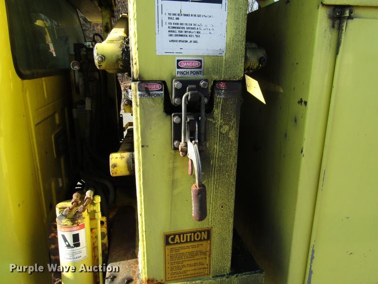 image for item DH8324 2003 Ford F550 Super Duty scissor lift truck