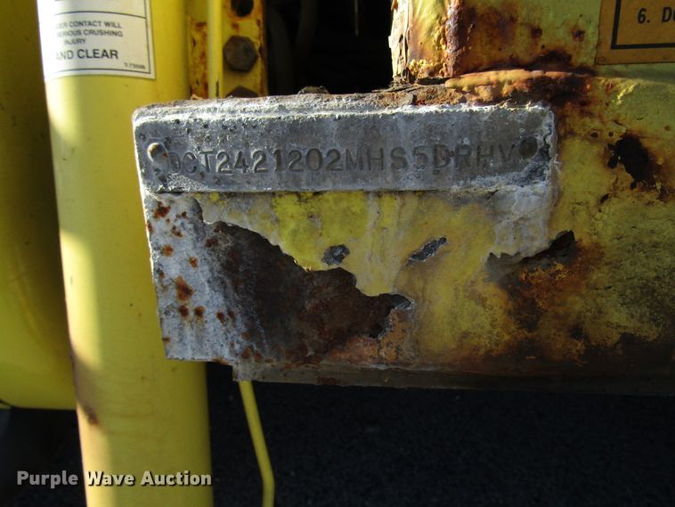 image for item DH8324 2003 Ford F550 Super Duty scissor lift truck