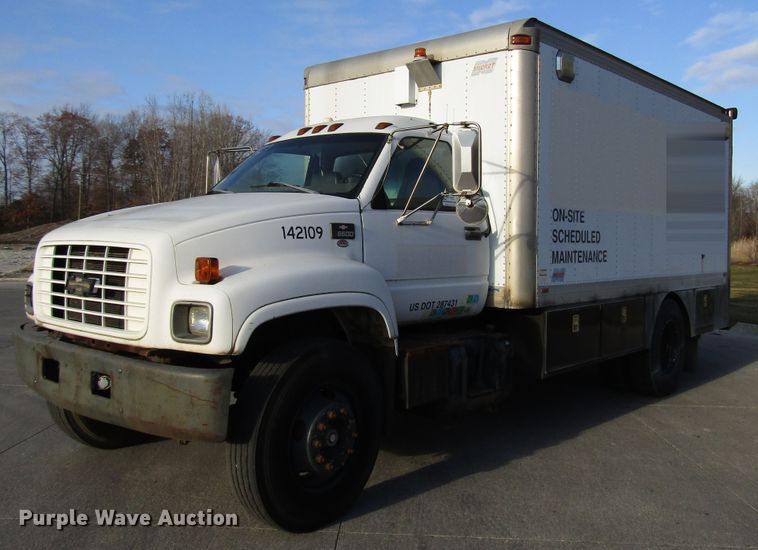 image for item DH8325 1999 Chevrolet C6500 lube service truck