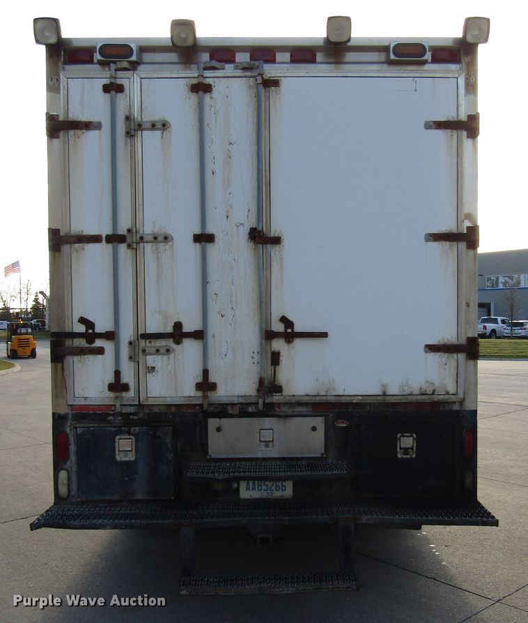 image for item DH8325 1999 Chevrolet C6500 lube service truck