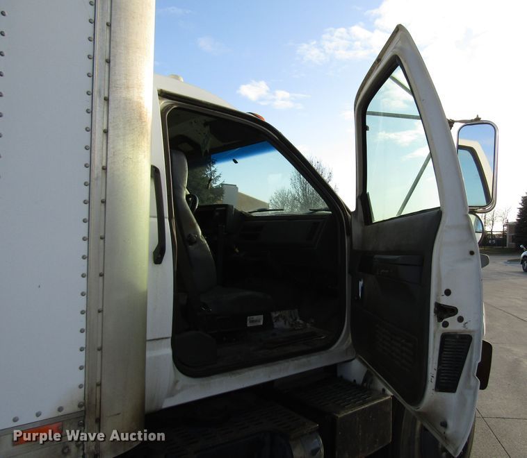 image for item DH8325 1999 Chevrolet C6500 lube service truck