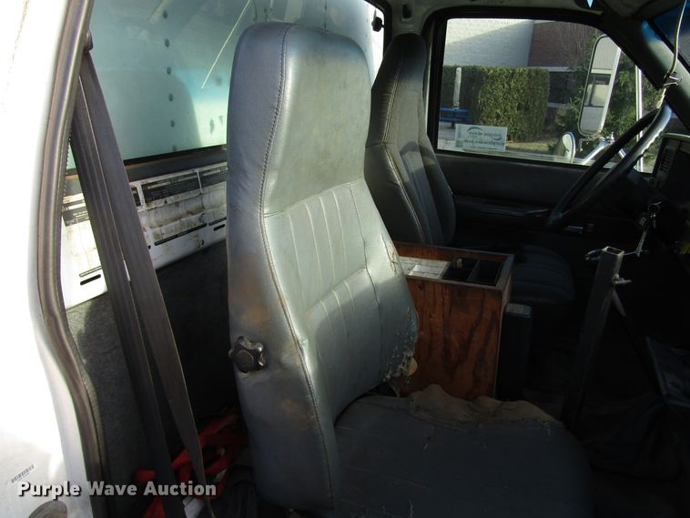 image for item DH8325 1999 Chevrolet C6500 lube service truck