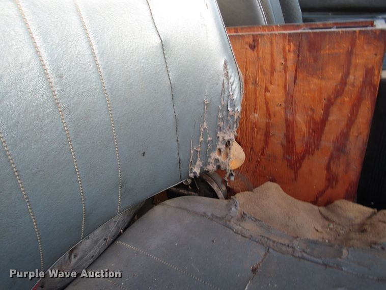 image for item DH8325 1999 Chevrolet C6500 lube service truck