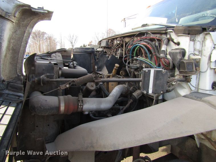 image for item DH8325 1999 Chevrolet C6500 lube service truck