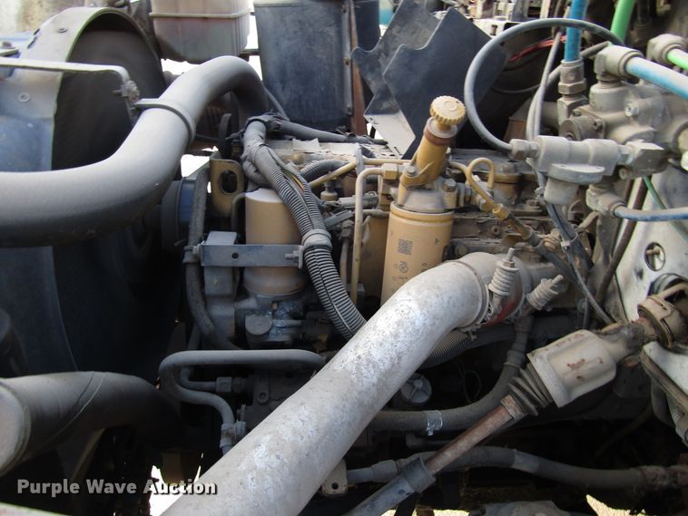 image for item DH8325 1999 Chevrolet C6500 lube service truck