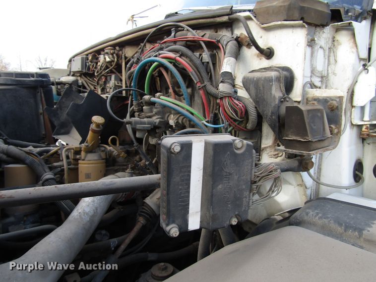 image for item DH8325 1999 Chevrolet C6500 lube service truck