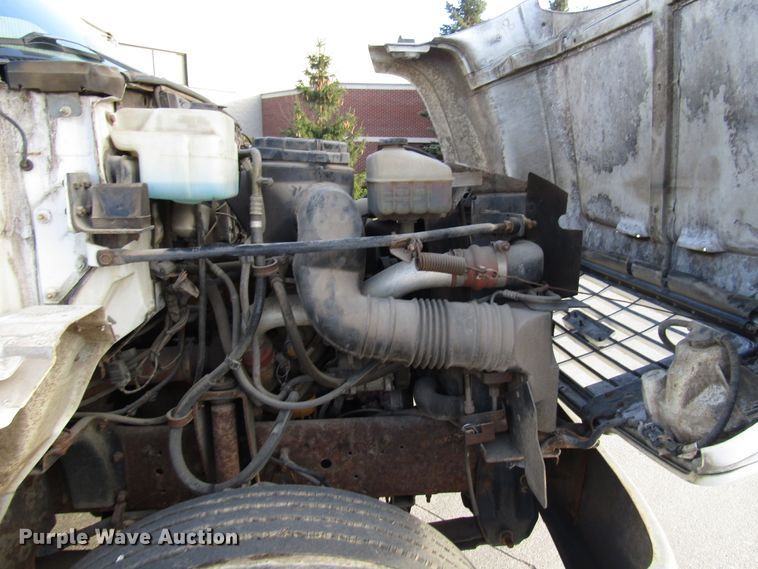 image for item DH8325 1999 Chevrolet C6500 lube service truck