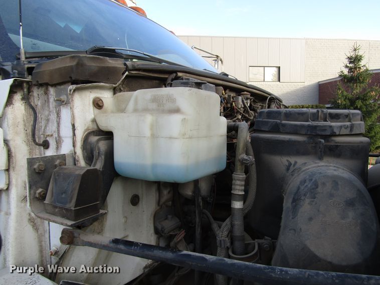 image for item DH8325 1999 Chevrolet C6500 lube service truck