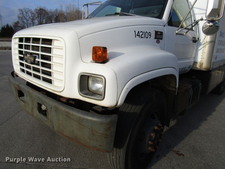 image for item DH8325 1999 Chevrolet C6500 lube service truck