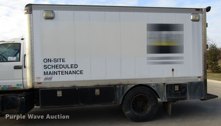 image for item DH8325 1999 Chevrolet C6500 lube service truck