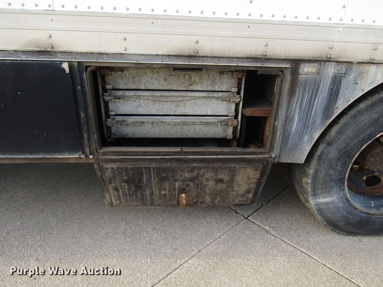 image for item DH8325 1999 Chevrolet C6500 lube service truck