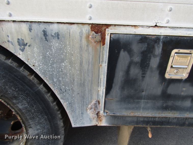 image for item DH8325 1999 Chevrolet C6500 lube service truck