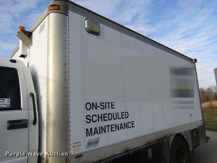 image for item DH8325 1999 Chevrolet C6500 lube service truck