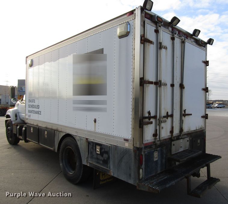 image for item DH8325 1999 Chevrolet C6500 lube service truck