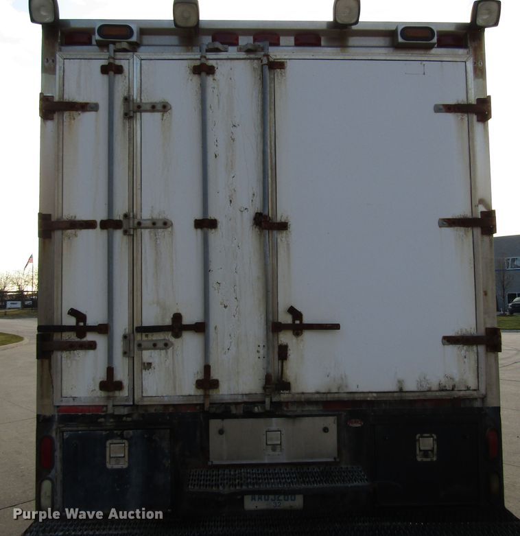 image for item DH8325 1999 Chevrolet C6500 lube service truck