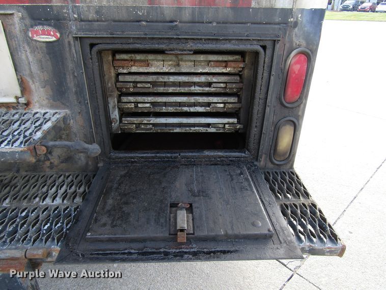 image for item DH8325 1999 Chevrolet C6500 lube service truck