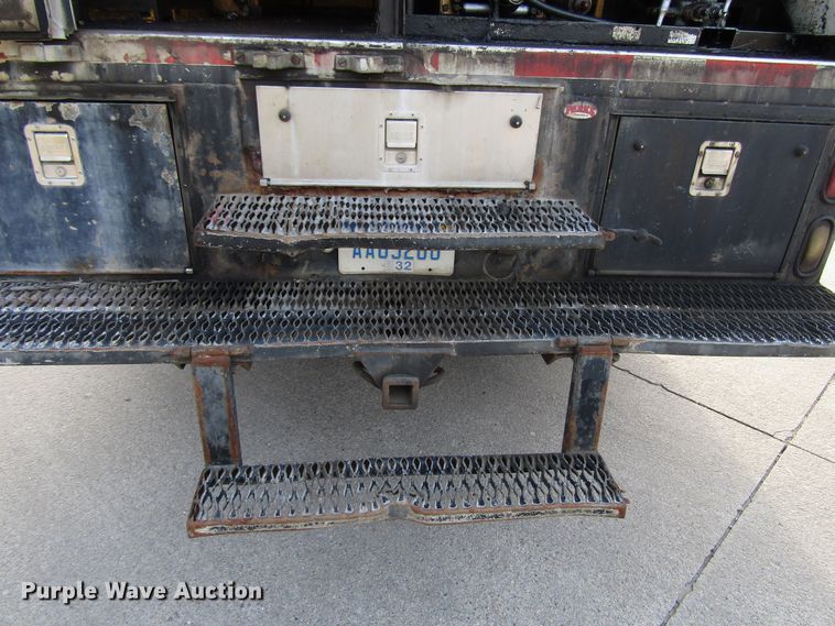 image for item DH8325 1999 Chevrolet C6500 lube service truck