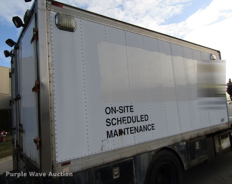 image for item DH8325 1999 Chevrolet C6500 lube service truck