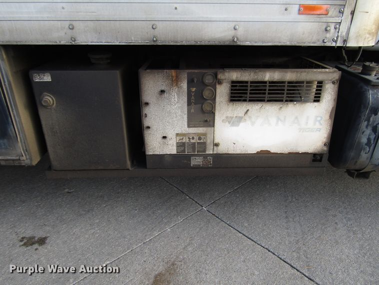 image for item DH8325 1999 Chevrolet C6500 lube service truck