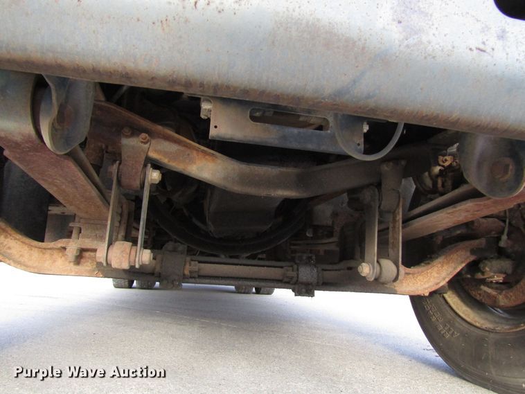 image for item DH8325 1999 Chevrolet C6500 lube service truck