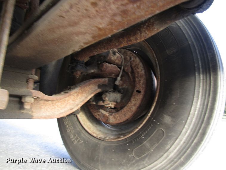 image for item DH8325 1999 Chevrolet C6500 lube service truck