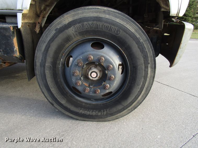 image for item DH8325 1999 Chevrolet C6500 lube service truck