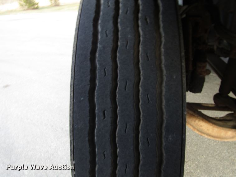 image for item DH8325 1999 Chevrolet C6500 lube service truck