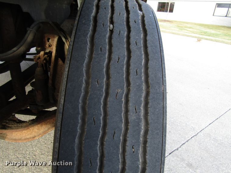 image for item DH8325 1999 Chevrolet C6500 lube service truck