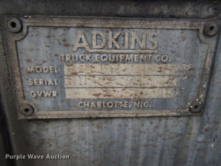 image for item DH8325 1999 Chevrolet C6500 lube service truck