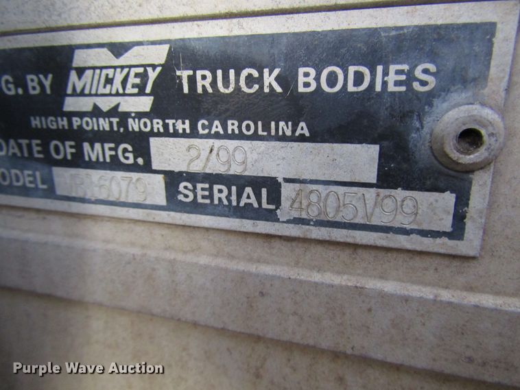 image for item DH8325 1999 Chevrolet C6500 lube service truck