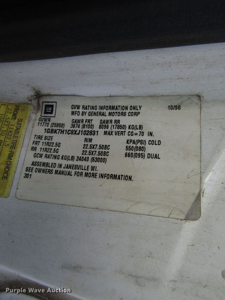 image for item DH8325 1999 Chevrolet C6500 lube service truck