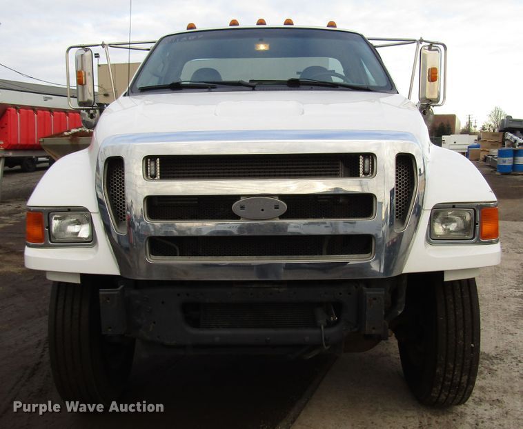 image for item DH8326 2009 Ford F750 Super Duty truck cab and chassis