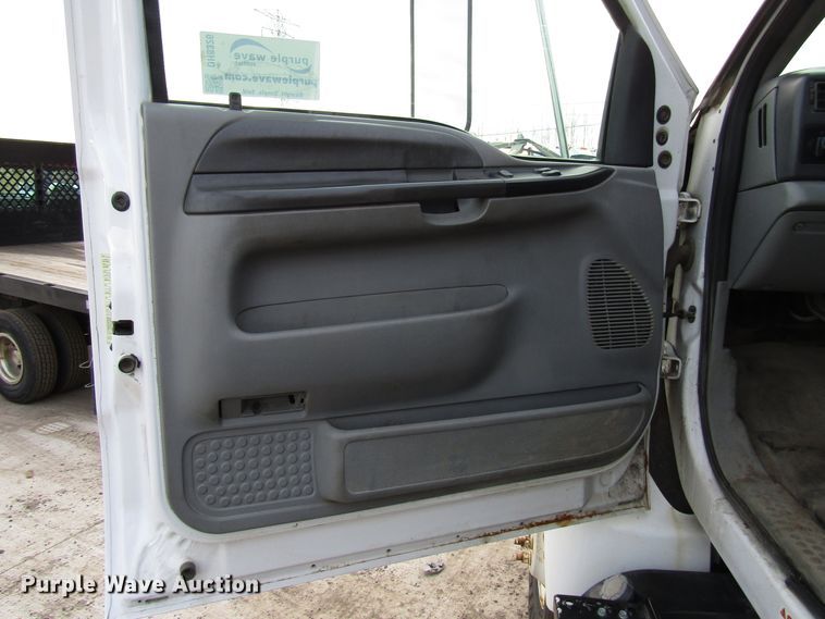image for item DH8326 2009 Ford F750 Super Duty truck cab and chassis