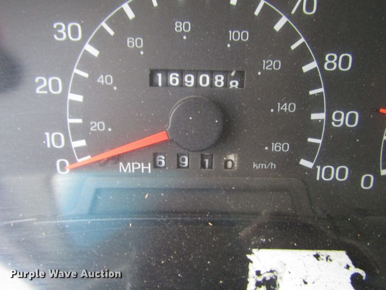 image for item DH8326 2009 Ford F750 Super Duty truck cab and chassis