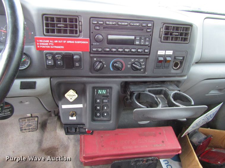 image for item DH8326 2009 Ford F750 Super Duty truck cab and chassis