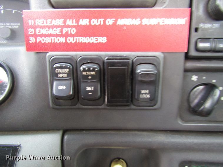 image for item DH8326 2009 Ford F750 Super Duty truck cab and chassis