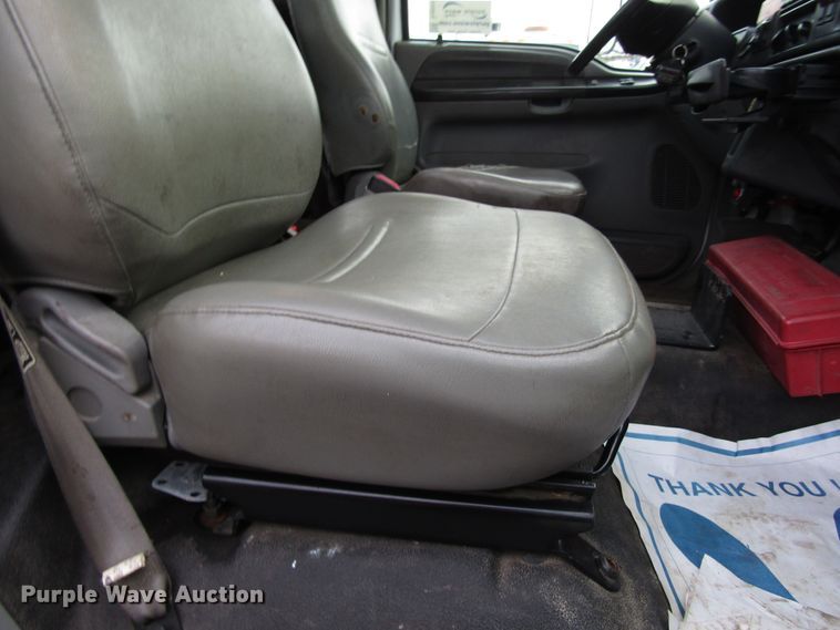 image for item DH8326 2009 Ford F750 Super Duty truck cab and chassis