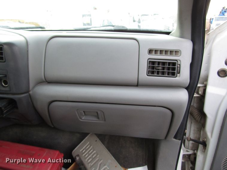 image for item DH8326 2009 Ford F750 Super Duty truck cab and chassis