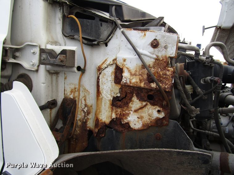 image for item DH8326 2009 Ford F750 Super Duty truck cab and chassis