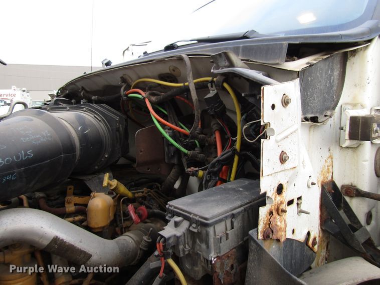 image for item DH8326 2009 Ford F750 Super Duty truck cab and chassis