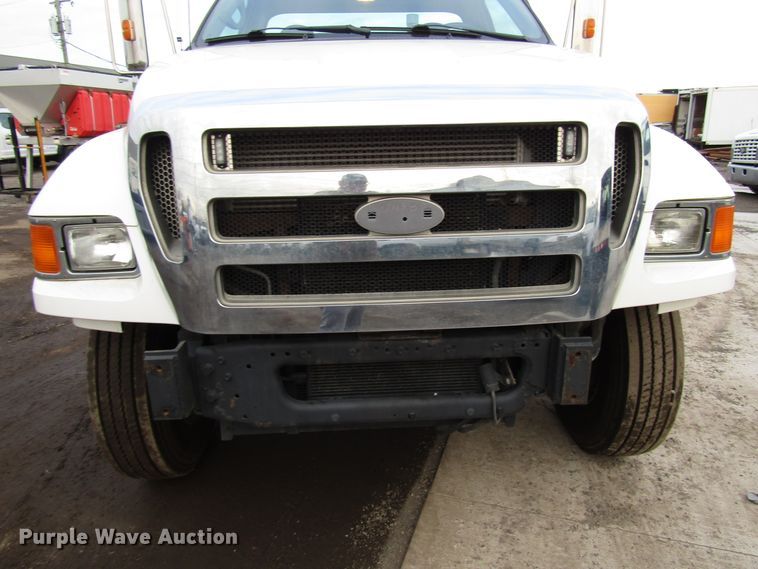 image for item DH8326 2009 Ford F750 Super Duty truck cab and chassis