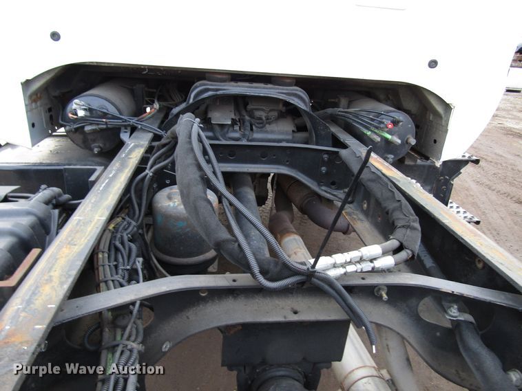 image for item DH8326 2009 Ford F750 Super Duty truck cab and chassis